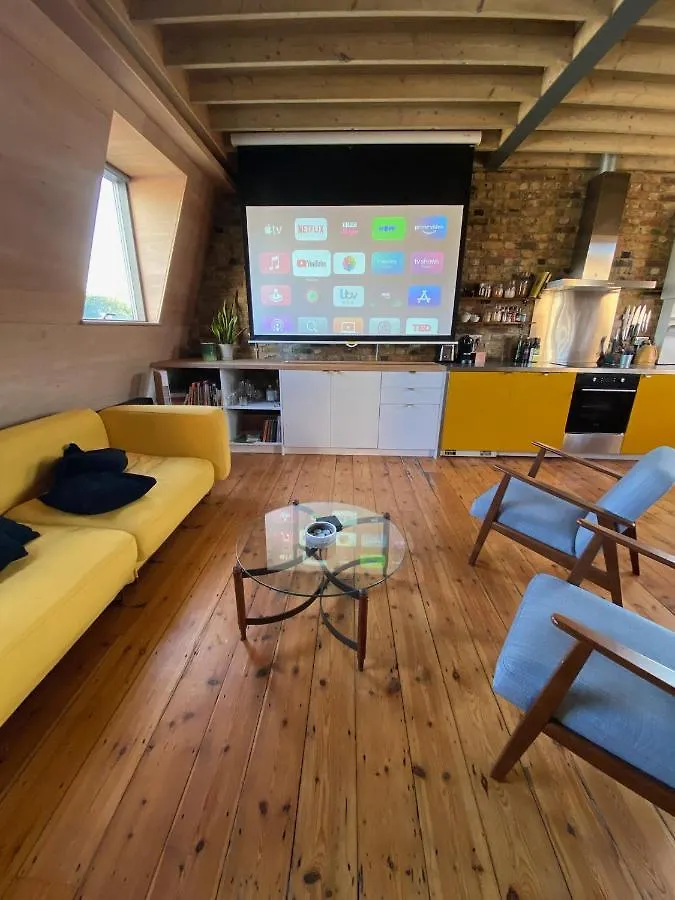 Bright & Beautiful Loft 10Mins To Shoreditch London Apartment