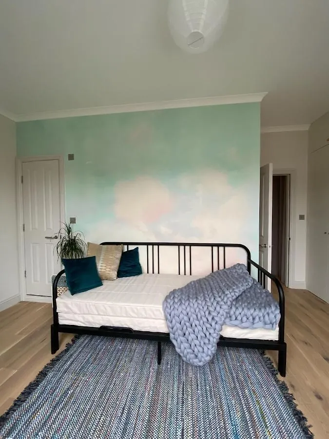 Bright & Beautiful Loft 10Mins To Shoreditch London 0*,